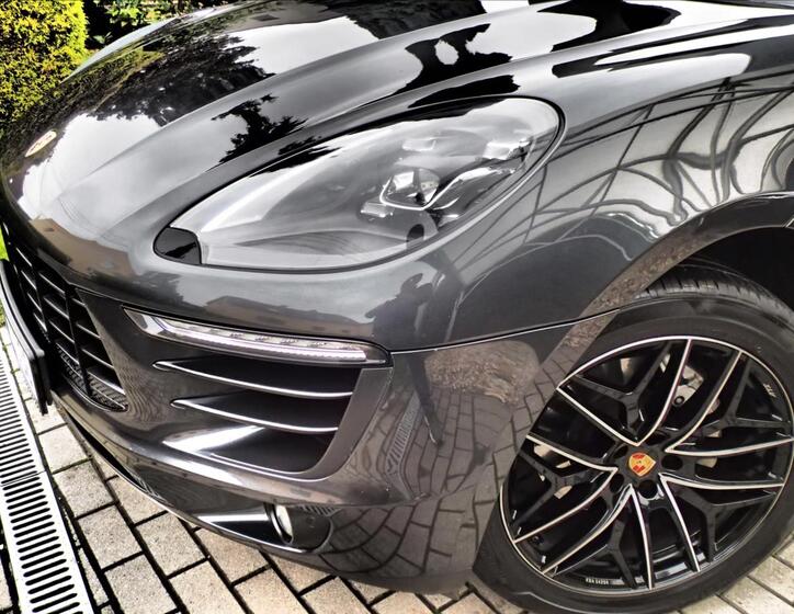 Porsche Macan 2