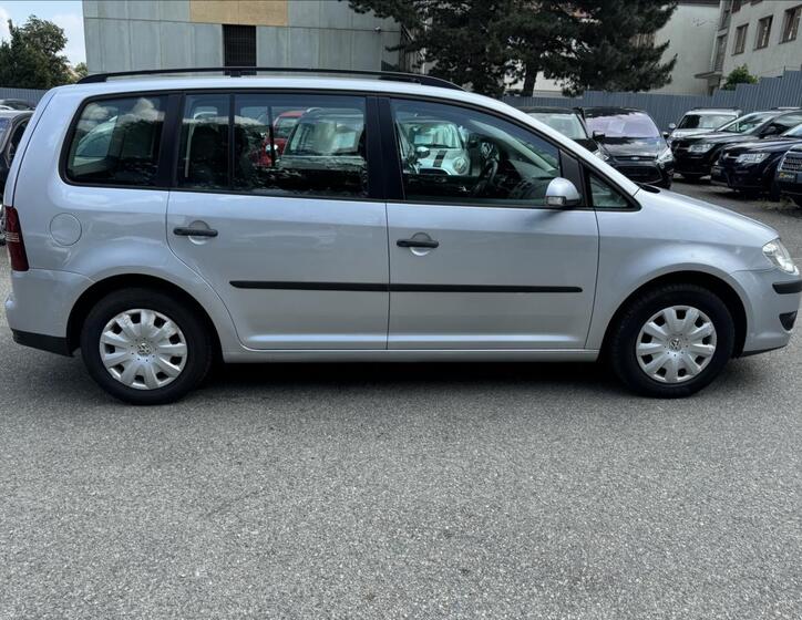 Volkswagen Touran 13
