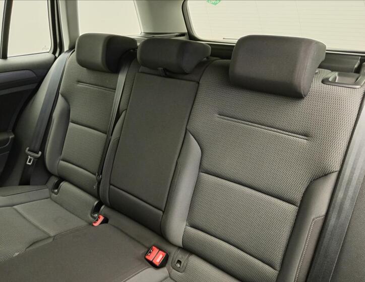 Volkswagen Golf 11
