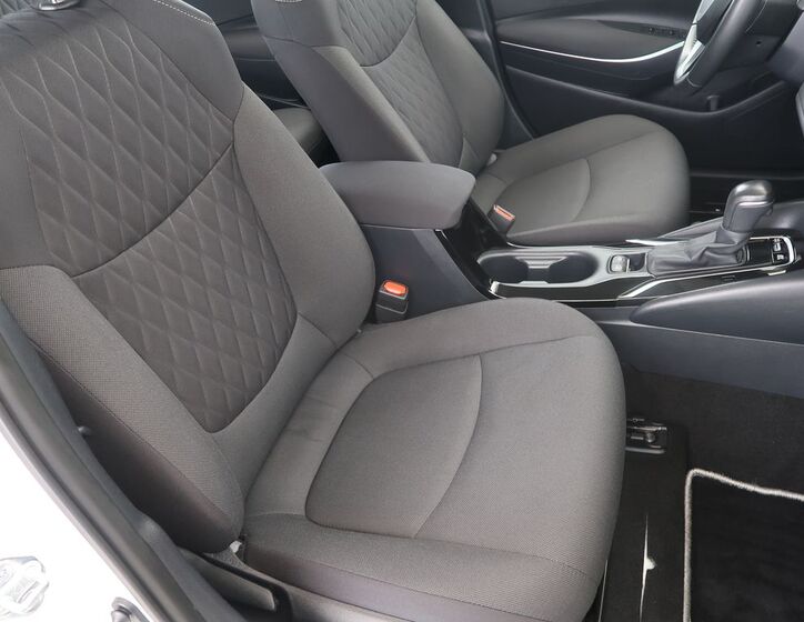 Toyota Corolla 13