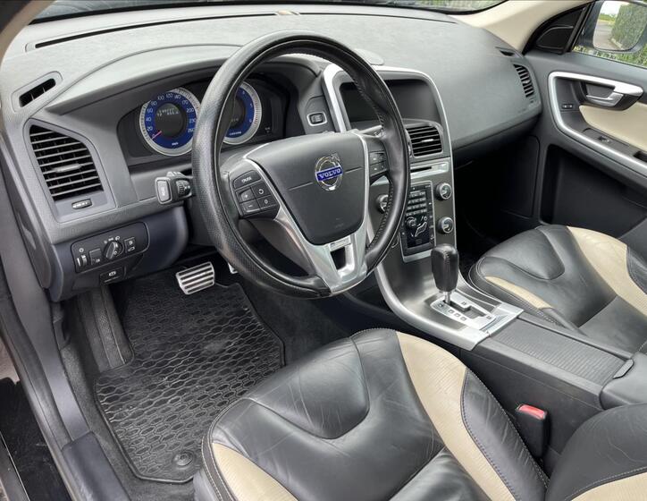 Volvo XC60 9