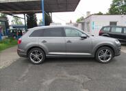 Audi Q7 8