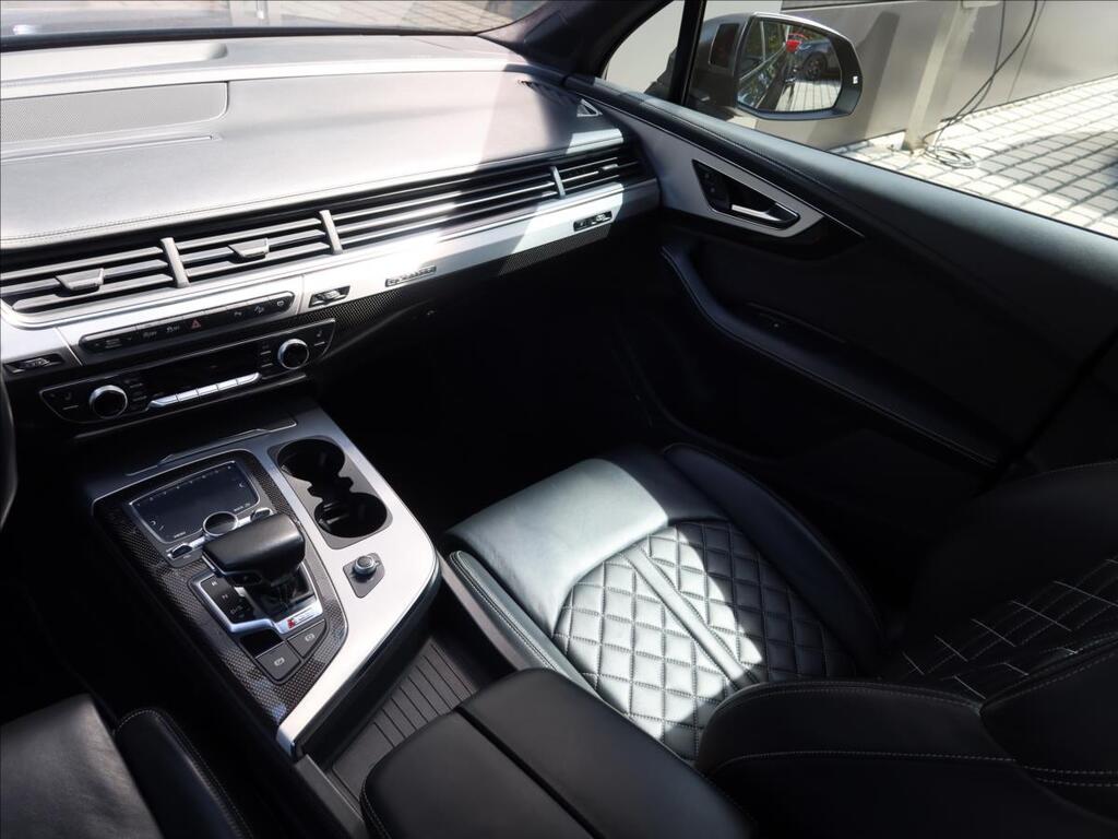 Audi SQ7 19