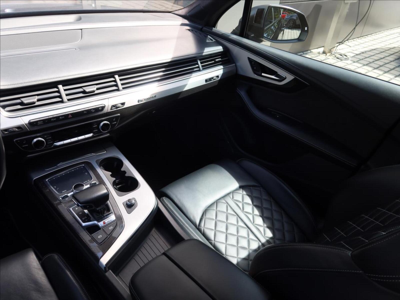 Audi SQ7 19