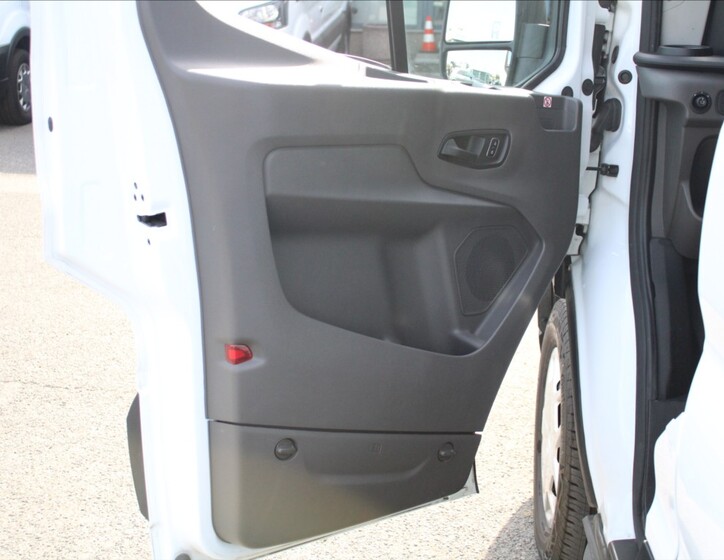 Ford Transit 13