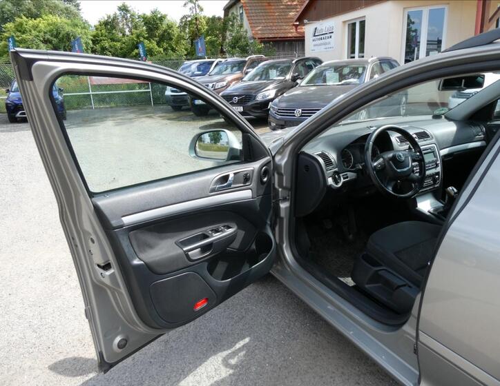 Škoda Octavia 10