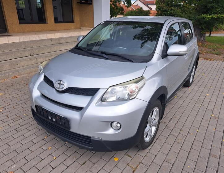Toyota Urban Cruiser 3