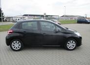 Peugeot 208 5