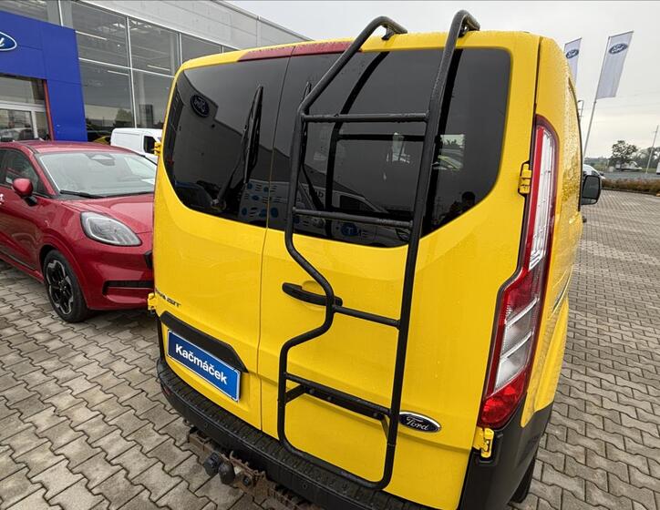 Ford Transit Custom 10