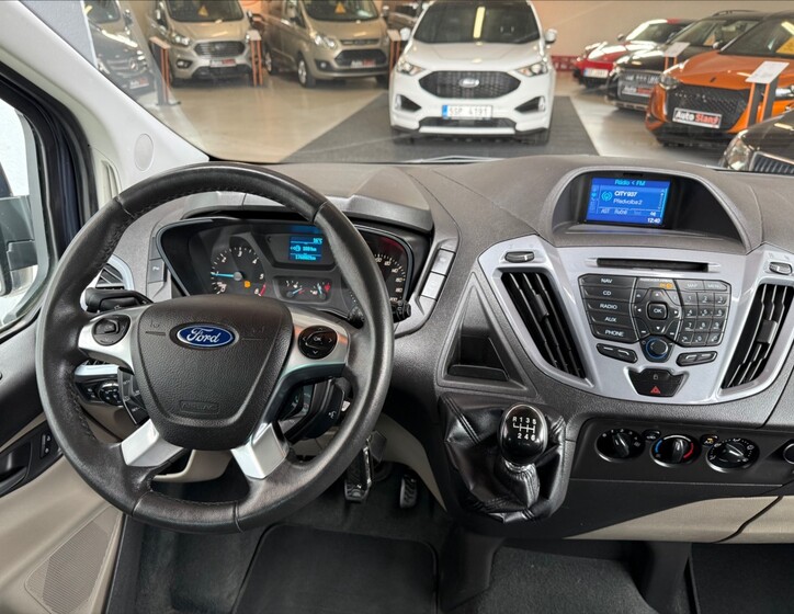 Ford Tourneo Custom 14