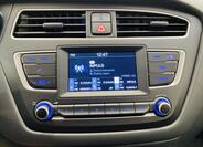 Hyundai i20 16