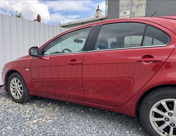 Mitsubishi Lancer 18