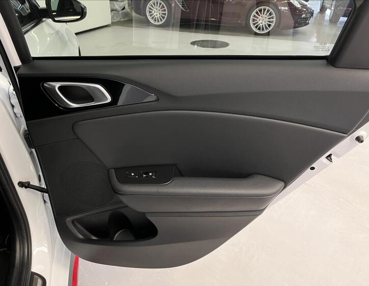 KIA ProCeed 32