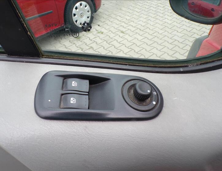 Renault Trafic 10