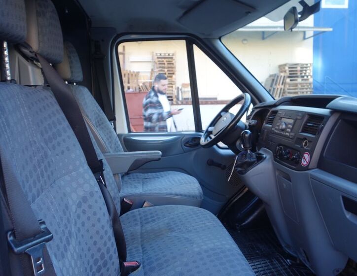 Ford Transit 17
