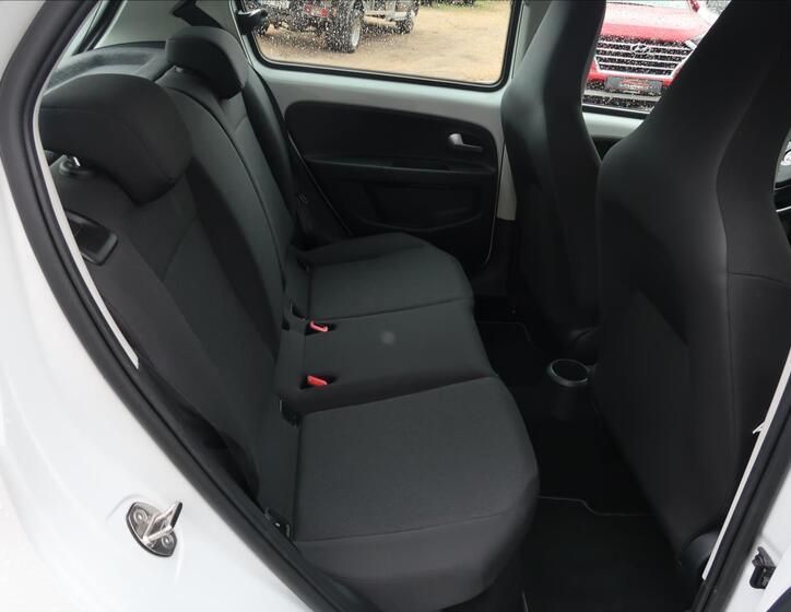 Volkswagen up! 17