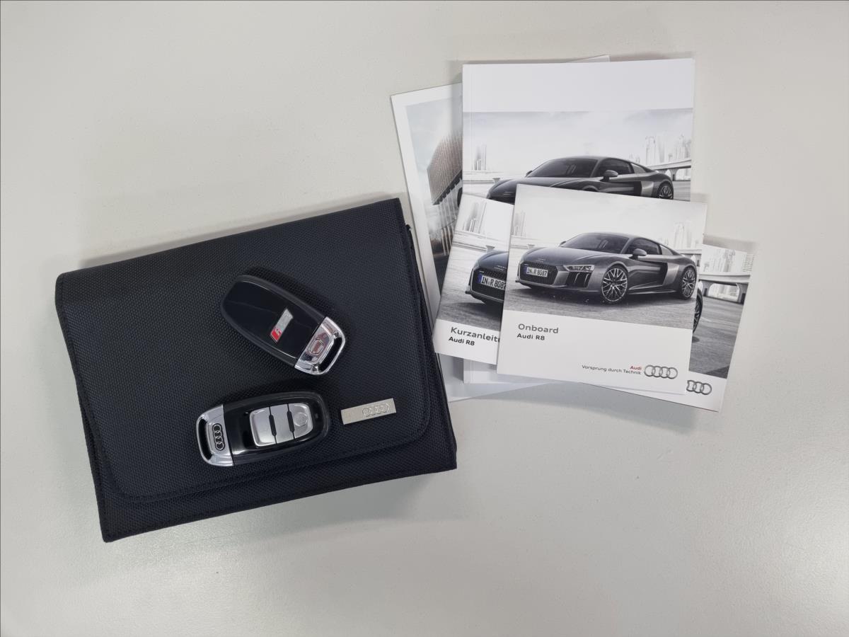 Audi R8
