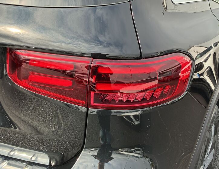 Mercedes-Benz GLB 11