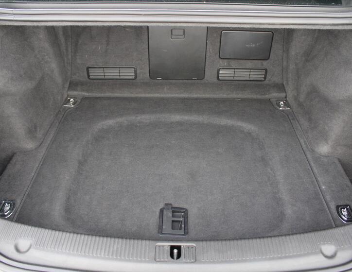 Audi A8 12