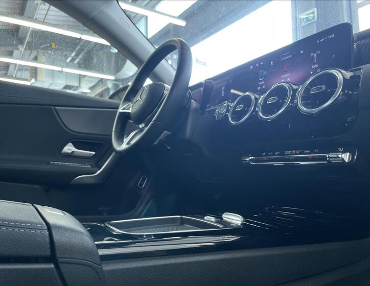 Mercedes-Benz CLA 16