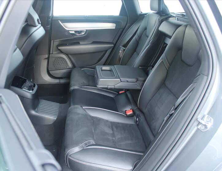 Volvo V90 10