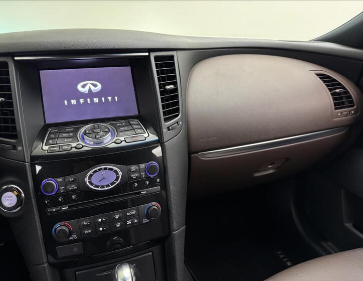 Infiniti FX30 16