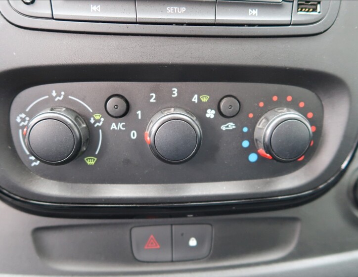 Opel Vivaro 19