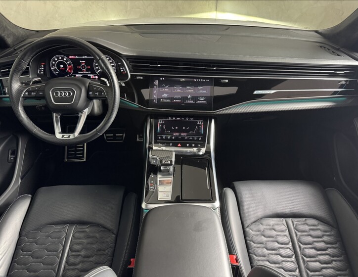Audi RS Q8 25