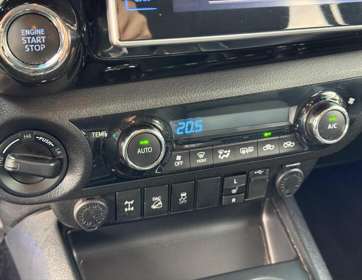 Toyota Hilux 17