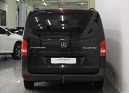 Mercedes-Benz Vito 4