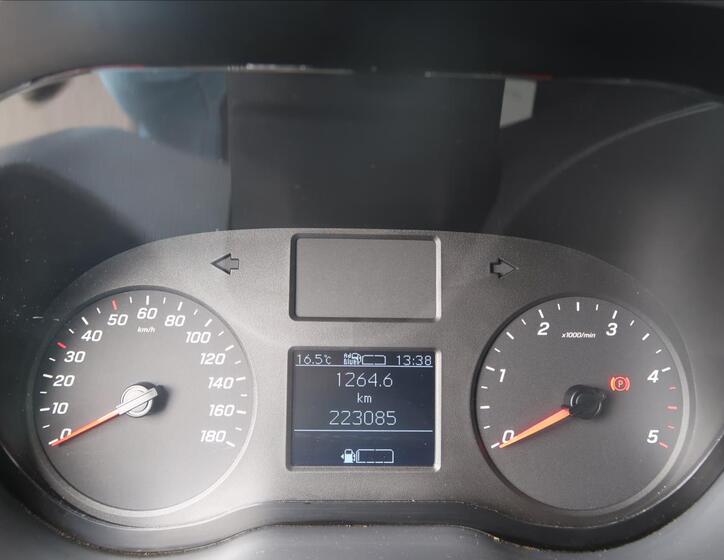 Mercedes-Benz Sprinter 11