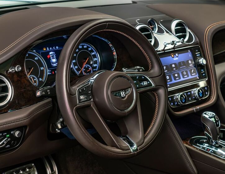 Bentley Bentayga 17