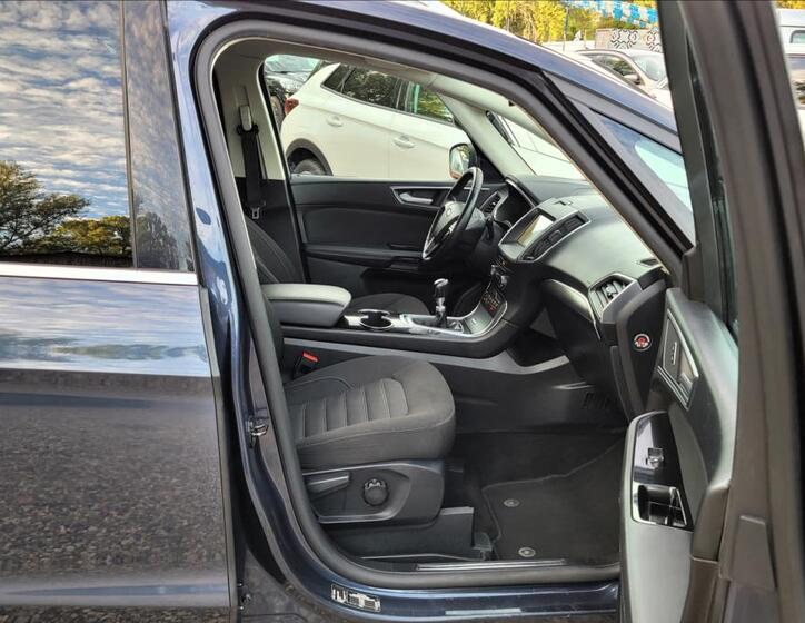 Ford Galaxy 12