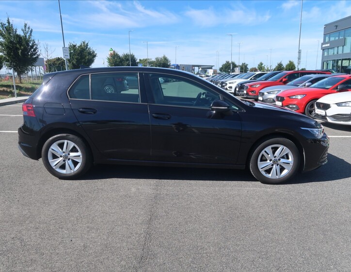 Volkswagen Golf 8