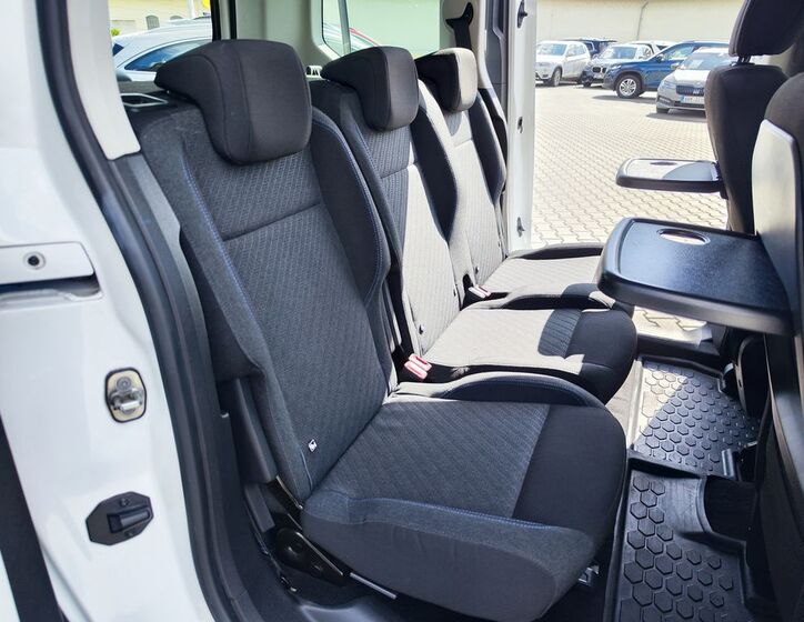 Peugeot Rifter 5