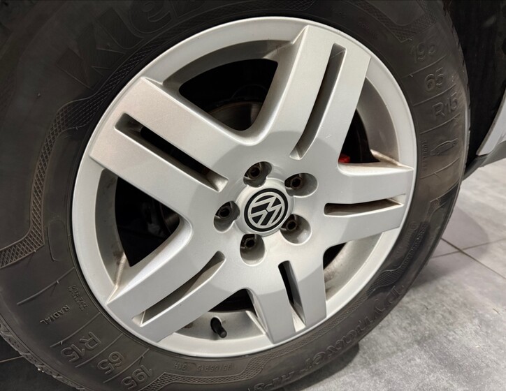Volkswagen Golf 21