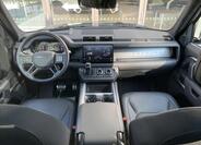 Land Rover Defender 23