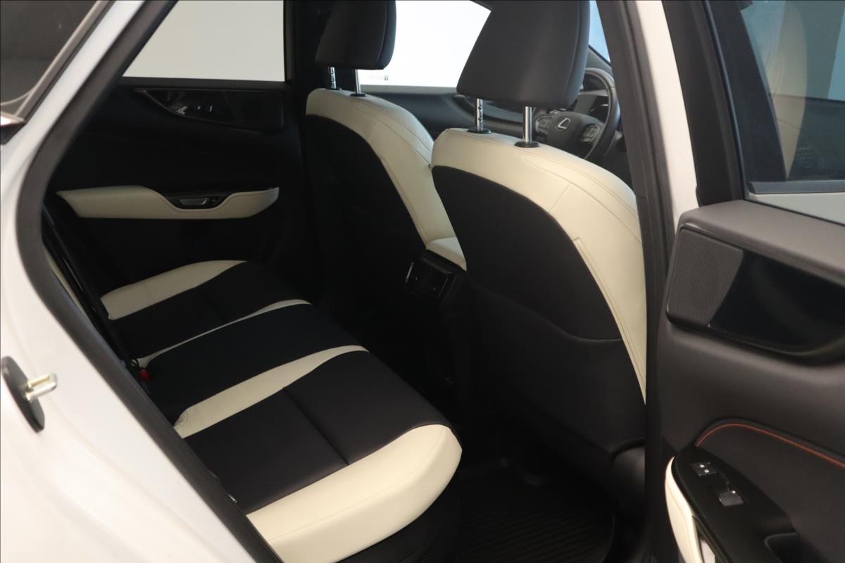 Lexus NX 450h+