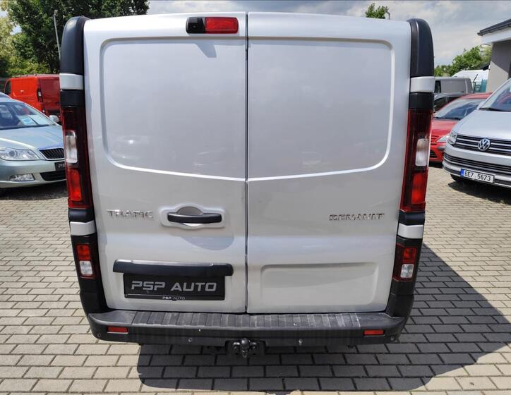 Renault Trafic 10