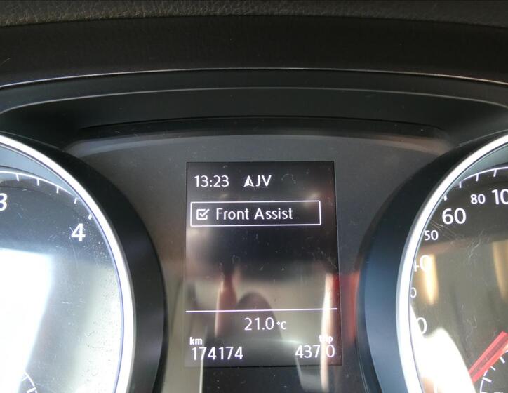 Volkswagen Golf 33