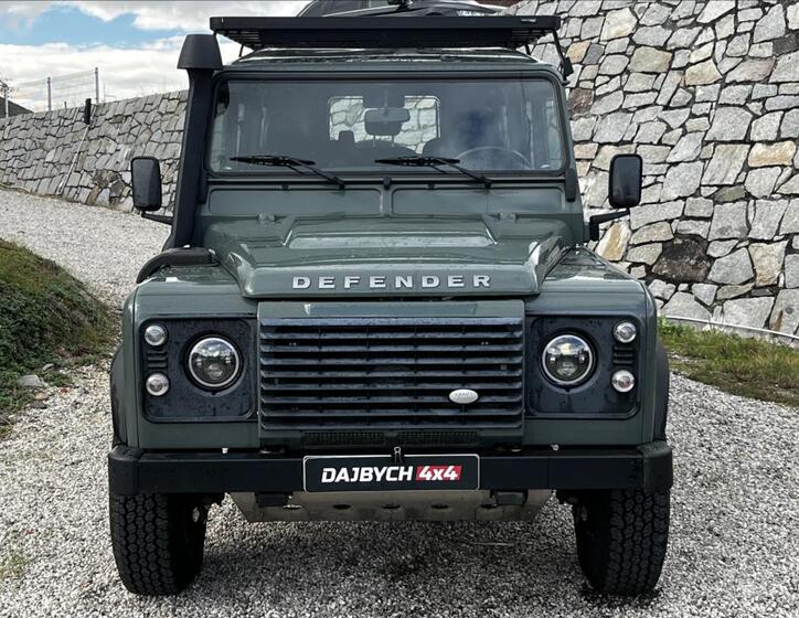 Land Rover Defender 2