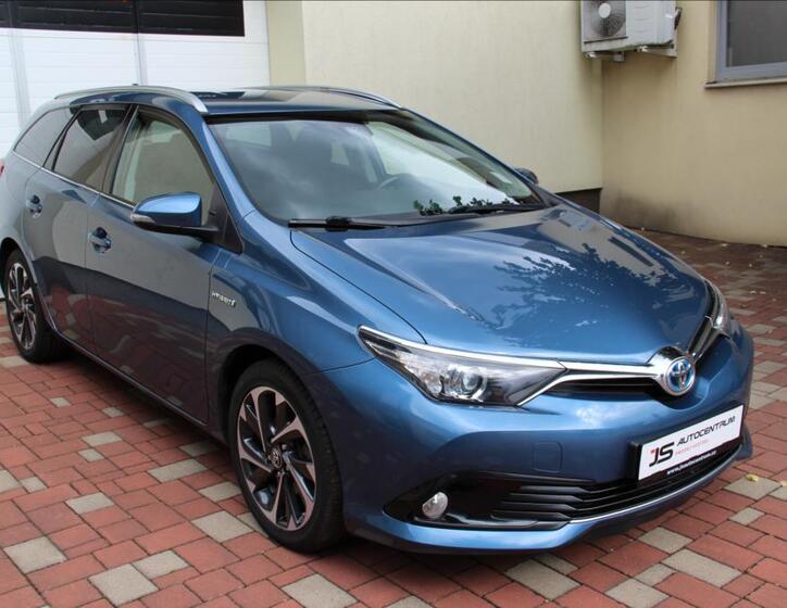 Toyota Auris 5