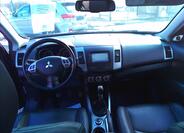 Mitsubishi Outlander 11