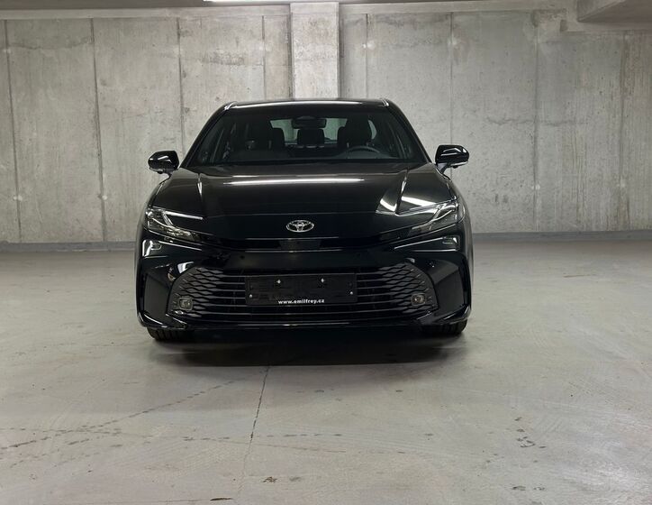 Toyota Camry 2
