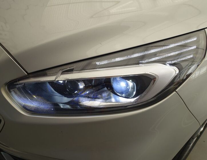 Ford S-MAX 32