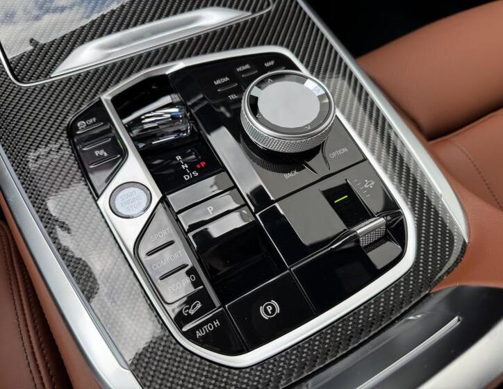 BMW X7 12