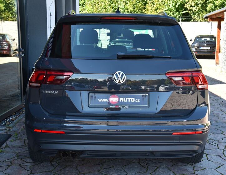 Volkswagen Tiguan 8