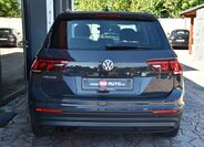 Volkswagen Tiguan 8