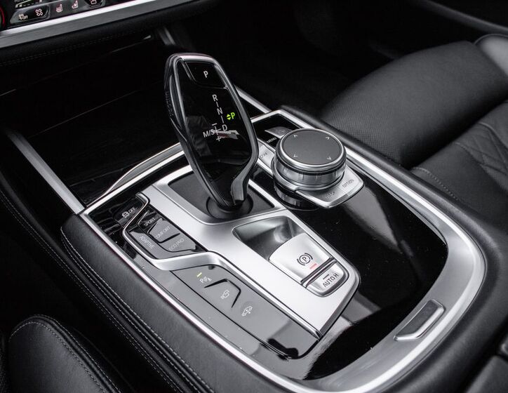 BMW Řada 7 56