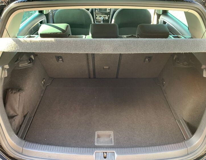 Volkswagen Golf 23